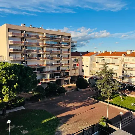 T2 A 200m De La Avec Parking, Animaux Admis - Fr-1-309-474